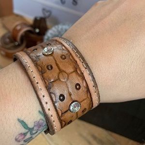 Leather bracelet